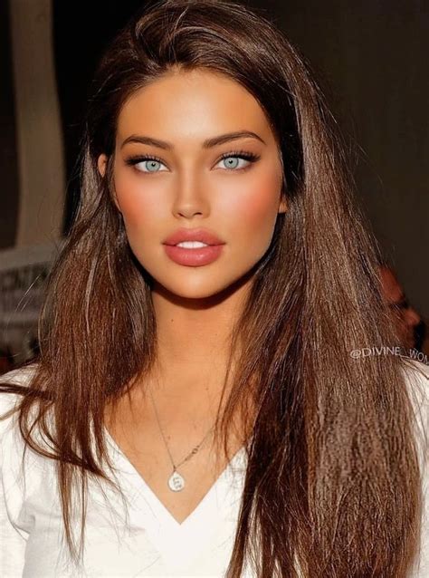 711,181 results for gorgeous brunette woman in all